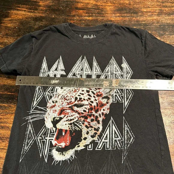 Def Leppard xs faded black t shirt band T - Picture 2 of 6